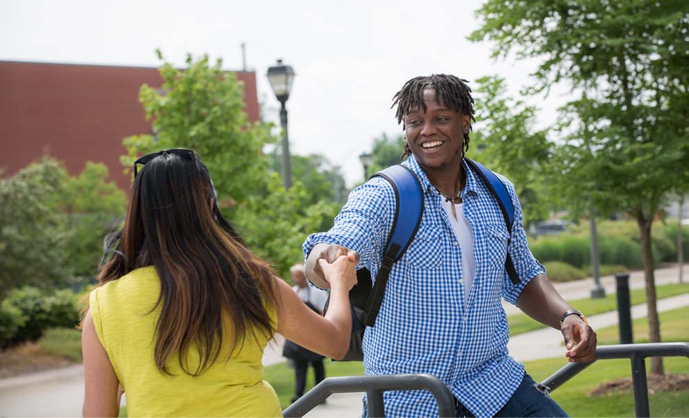 Students-in-courtyard